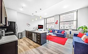 2Br Unit In The Heart Of Dt With View Of Playhouse Square, Pool & Gym Access- 305